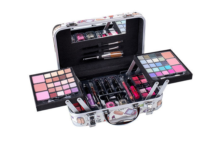 Makeup Trading Traveller 79g Complete Makeup Palette šešėlių paletė Rinkinys