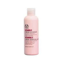 The Body Shop  Cream Cleanser ( with Vitamin E ) 250ml Moterims