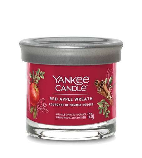 Yankee Candle Red Apple Wreath 122g kvepianti žvakė