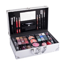 2K Fabulous Beauty Train Case Makiažo paletė Akių &scaron;e&scaron;ėlių paletė Moterims