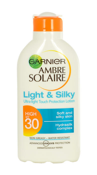 Garnier Ambre Solaire Light & Silky SPF30 įdegio losjonas