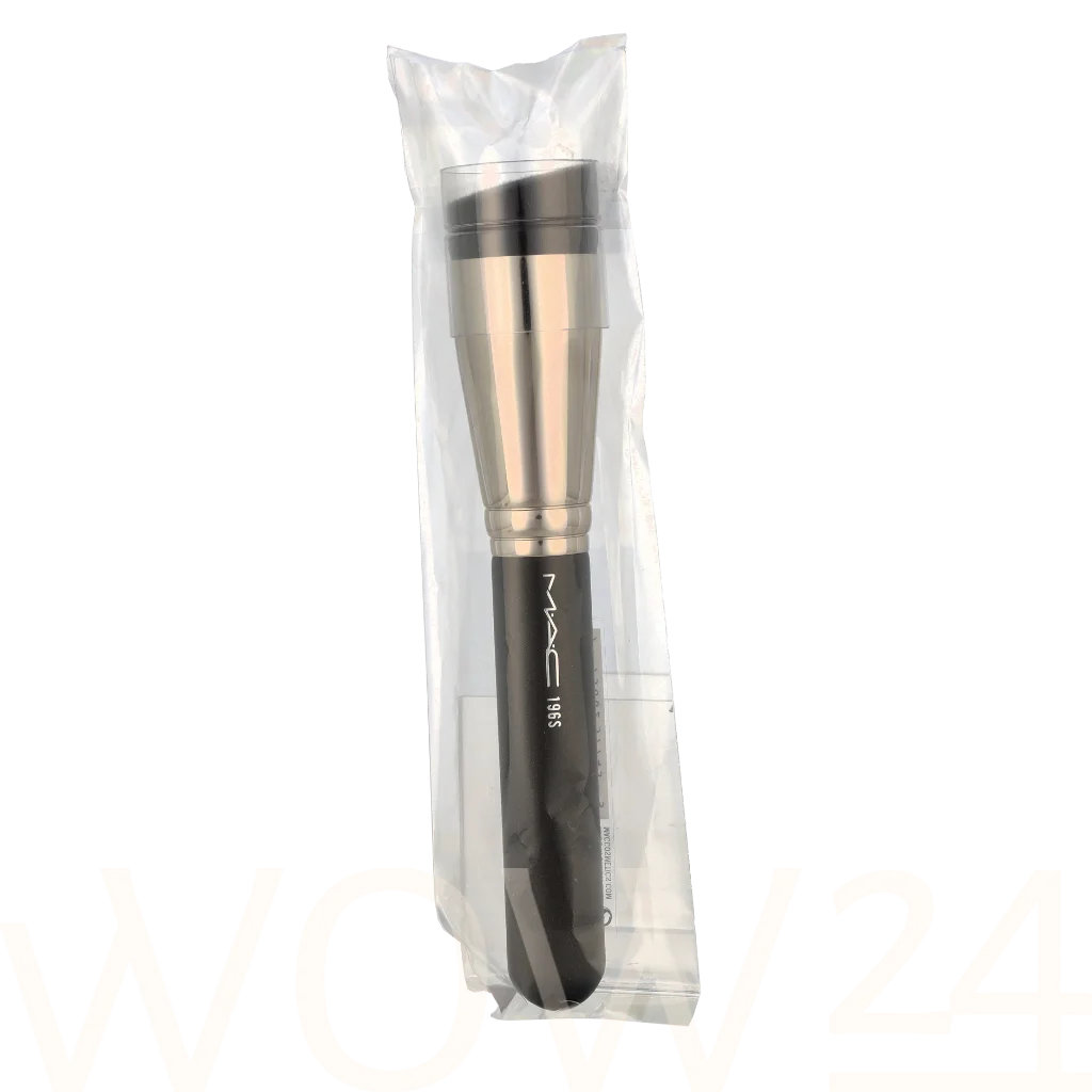 MAC MAC Slanted Flat Top Foundation Brush natūrali veido odos priežiūros priemonė