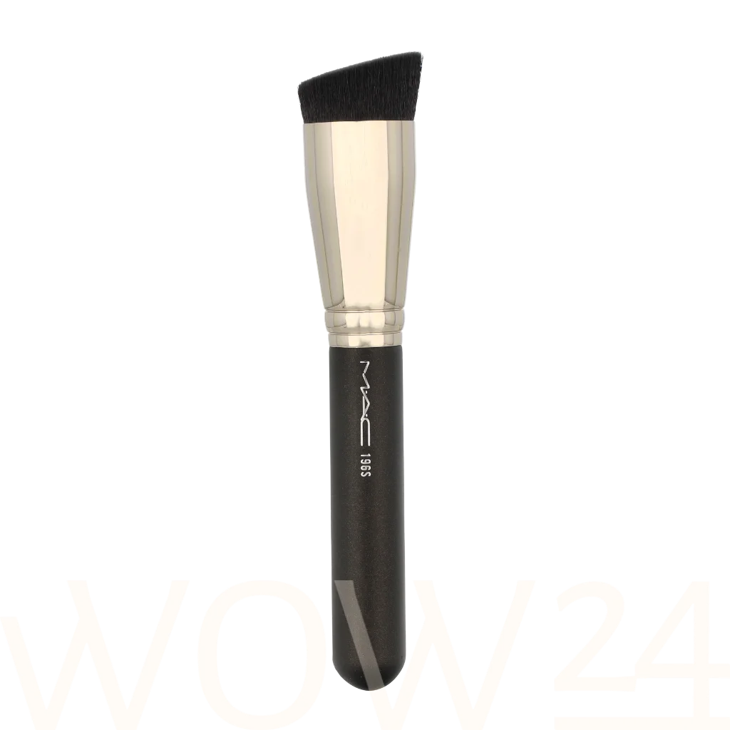 MAC MAC Slanted Flat Top Foundation Brush 1 piece natūrali veido odos priežiūros priemonė