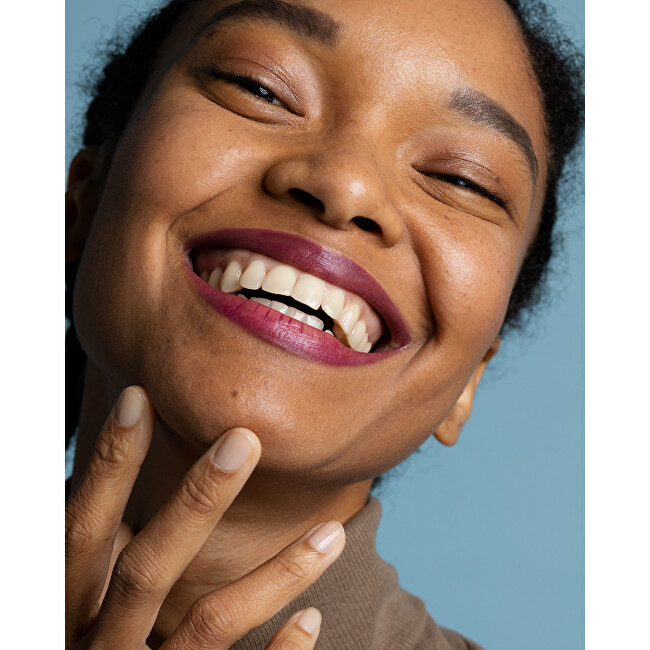 Labello Tinted Lip Balm Blackberry 4.8 g lūpų balzamas