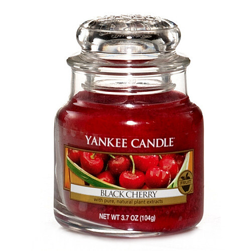 Yankee Candle Classic small candle Black Cherry 104 g Unisex