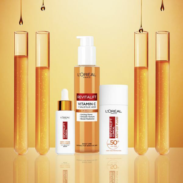 L&acute;Or&eacute;al Paris Cleansing facial foam with vitamin C Revita l ift ( Clean ser) 150 ml 150ml makiažo valiklis