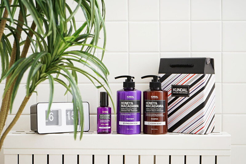 KUNDAL Honey & Macadamia English Rose Hydro-Intensive Protein Hair Treatment (Treatment) 500ml &scaron;ampūnas