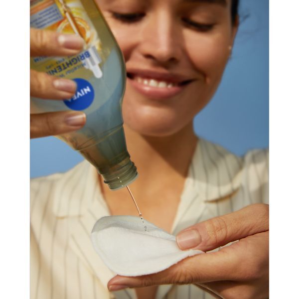 Nivea Brightening micellar water with serum content (Micellar Water Skin Glow) 400 ml 400ml makiažo valiklis