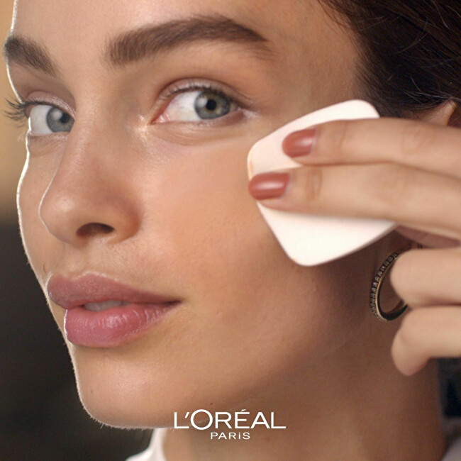 L'Or&eacute;al Paris Make-up in Infaillible 24H Fresh Wear (Foundation in a Powder) 9 g 200 Golden Sand makiažo pagrindas