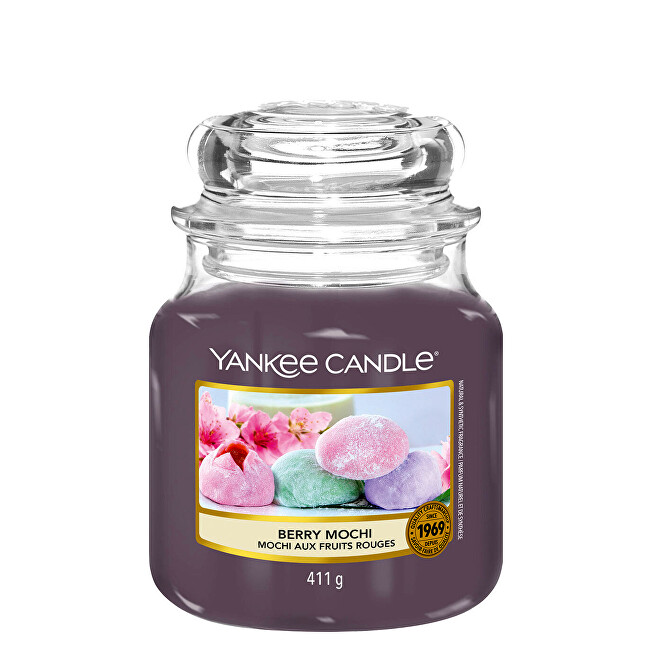 Yankee Candle Aromatic candle Classic medium Berry Mochi 411 g Kvepalai Unisex