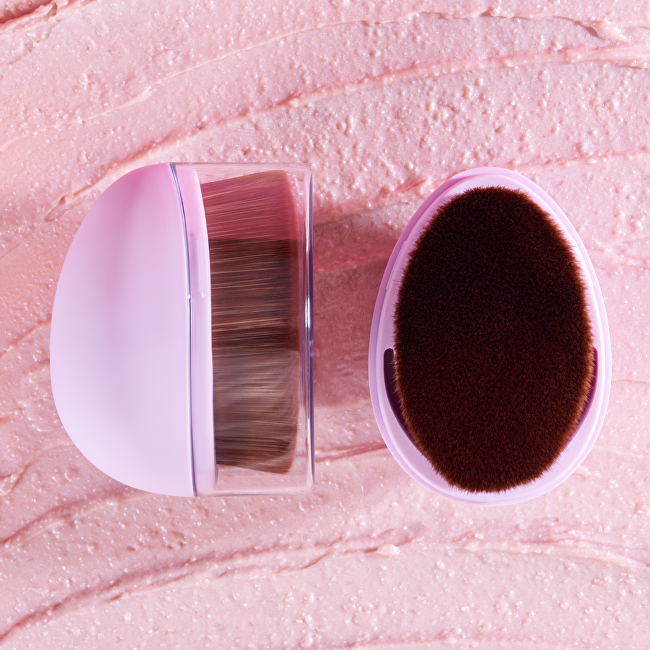 Essence Kabuki brush 01 teptukas