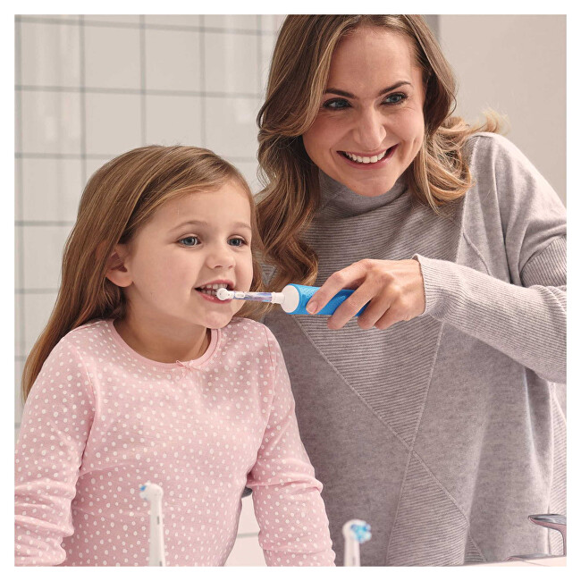 Oral B Kids Frozen replacement brush heads 4 pcs dantų &scaron;epetėlis