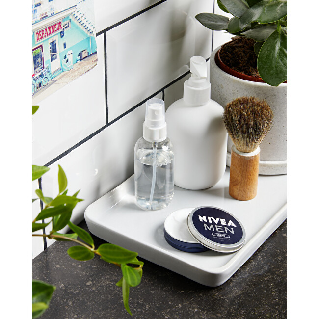 Nivea Universal cream for men Men (Creme) 150ml kojų priežiūros priemonė