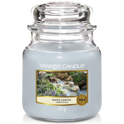 Yankee Candle Aromatic candle Classic medium Water Garden 411 g Unisex
