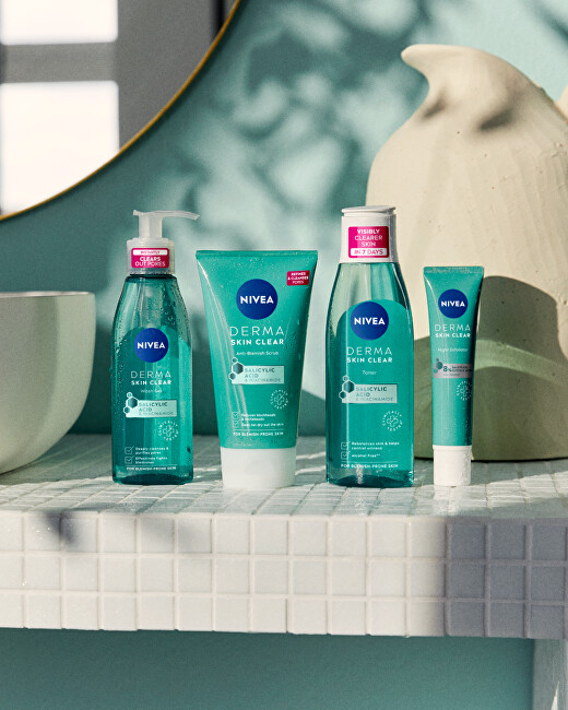 Nivea Cleansing skin peeling Derma Skin Clear (Anti-Blemish Scrub) 150 ml 150ml makiažo valiklis