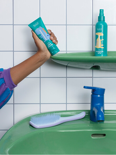 NA&Iuml;F Children&acute;s Detangling Spray 200 ml 200ml nenuplaunama plaukų priežiūros priemonė