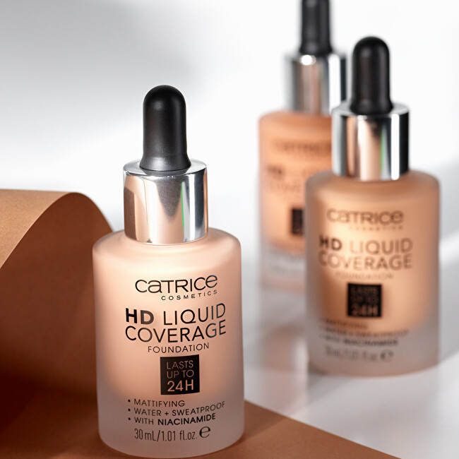 Catrice Liquid Make-Up HD Liquid Coverage (Foundation) 30 ml 002 Porcelain Beige makiažo pagrindas