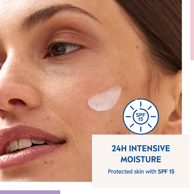 Nivea Moisturizing day cream for normal and combination skin SPF 15 Essential (Day Cream) 50 ml 50ml Moterims