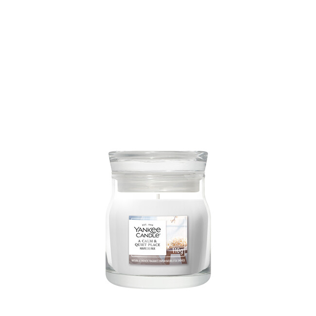 Yankee Candle Signature scented candle glass small A Calm & Quiet Place 110 g kvepianti žvakė