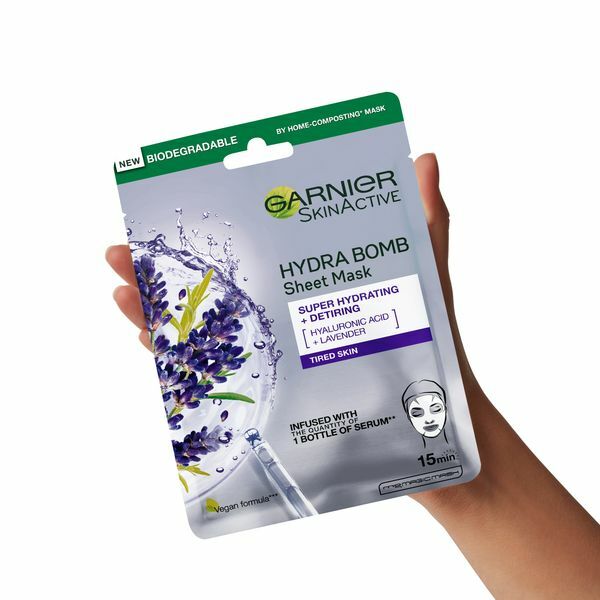 Garnier Moisturizing textile mask against signs of fatigue with lavender extract Skin Natura l s Hydra Bomb Moterims