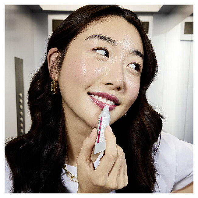 Labello Lip Balm SPF 30 Glowy Lips Berry 10 ml 10ml lūpų balzamas