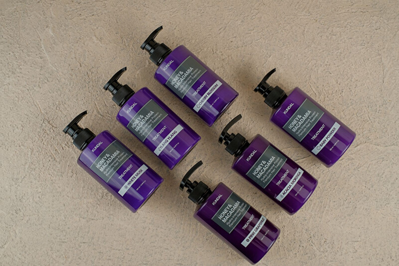 KUNDAL Hydrointensive Protein Hair Treatment Honey & Macadamia Cherry Blossom (Treatment) 500ml &scaron;ampūnas